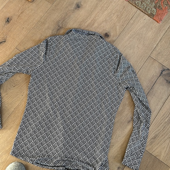 Black and white graphic print blouse - Picture 2 of 4